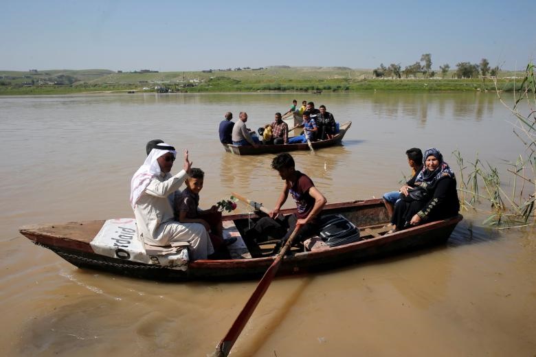 تصاویر | مسیر جدید غیرنظامیان موصل برای فرار از چنگال داعشی‌ها